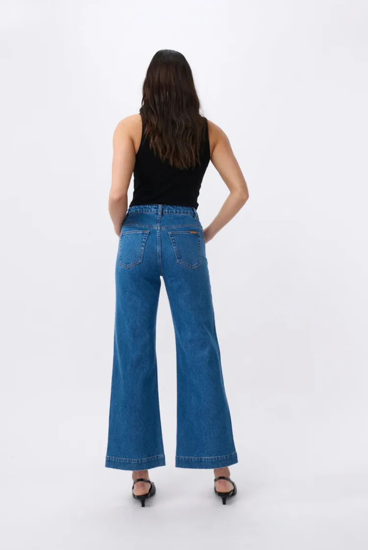 Freya Jean | 90's Blue