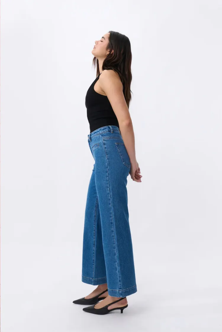 Freya Jean | 90's Blue