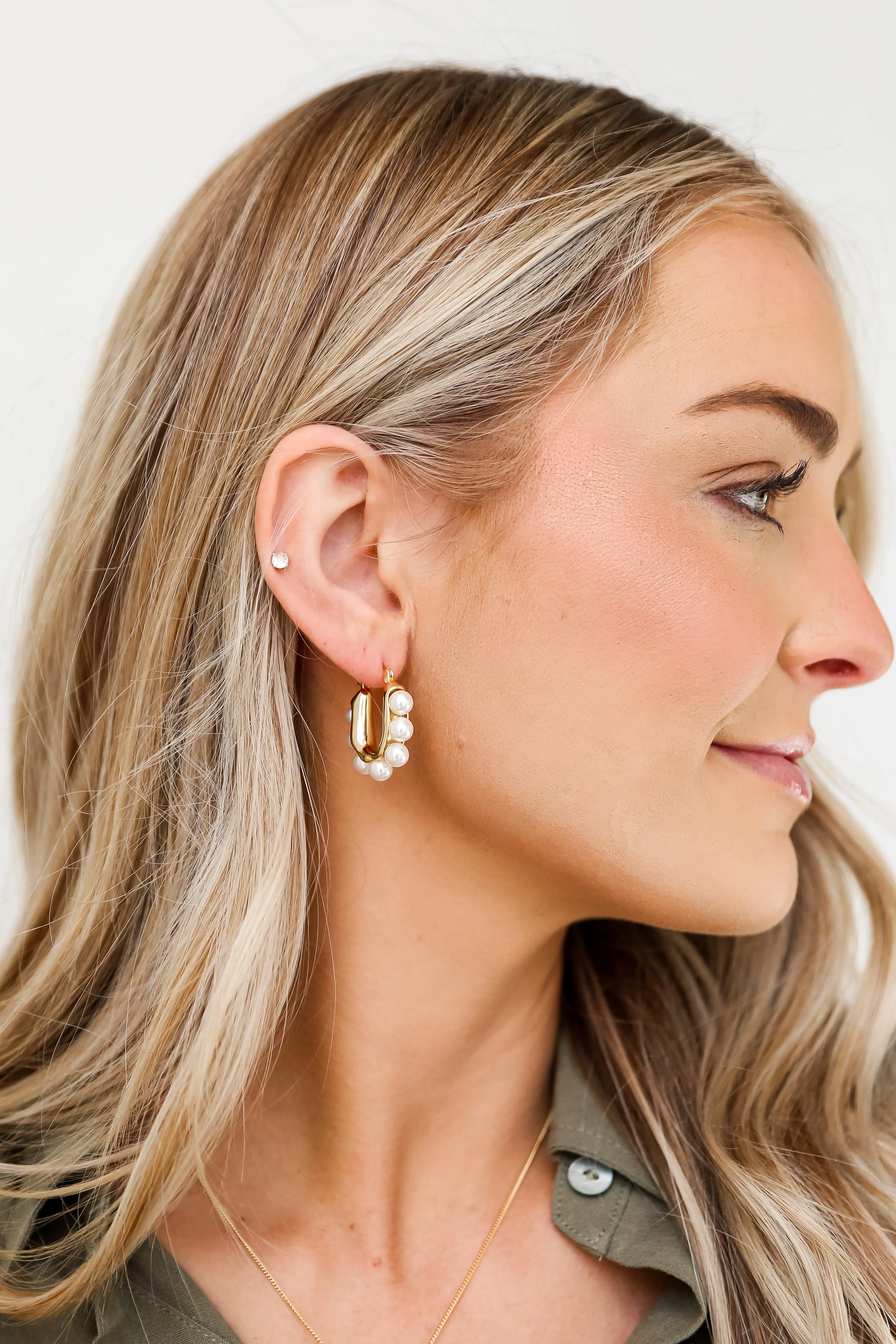 Sara Gold Pearl Oval Hoop Earrings