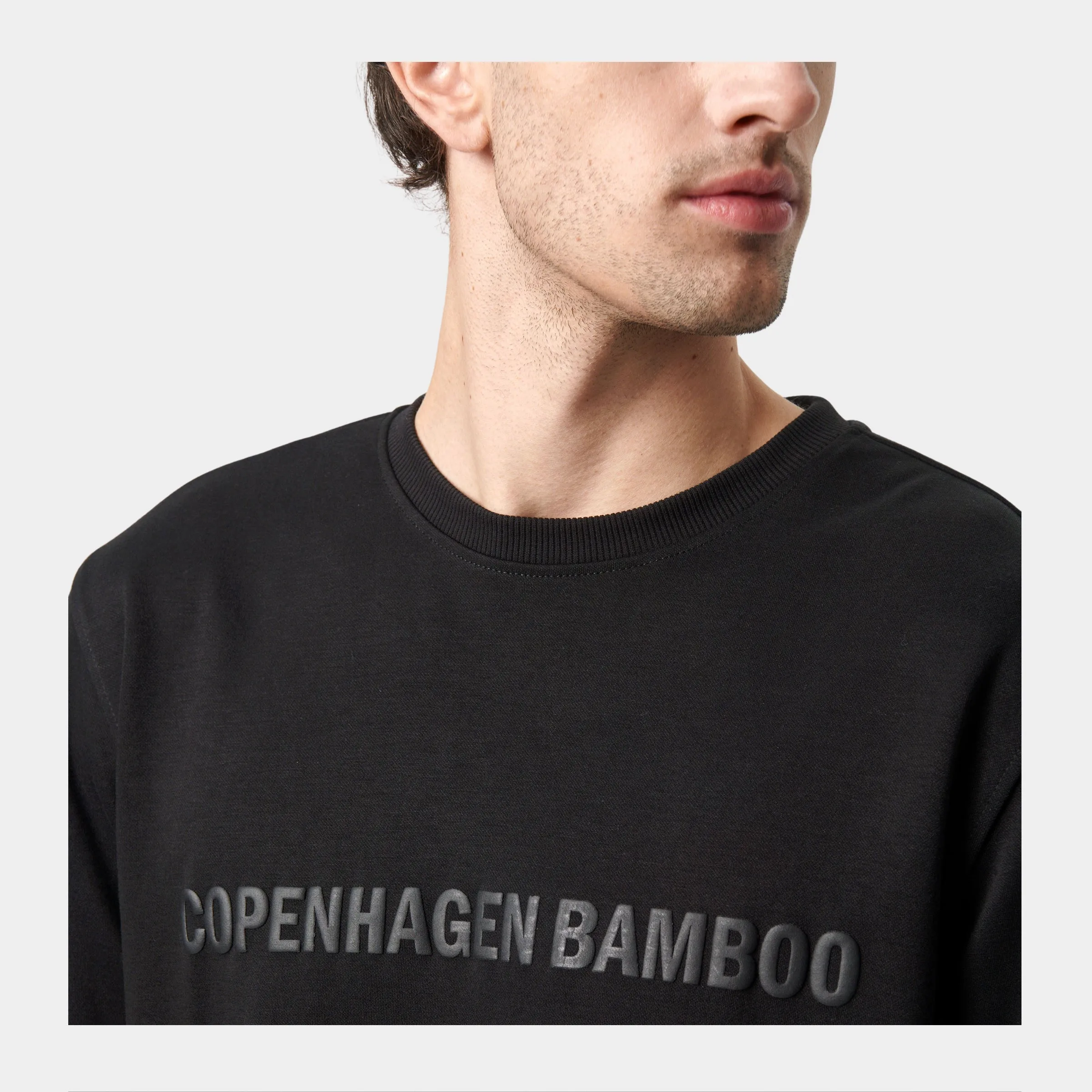 Sort bambus joggingsæt med logo