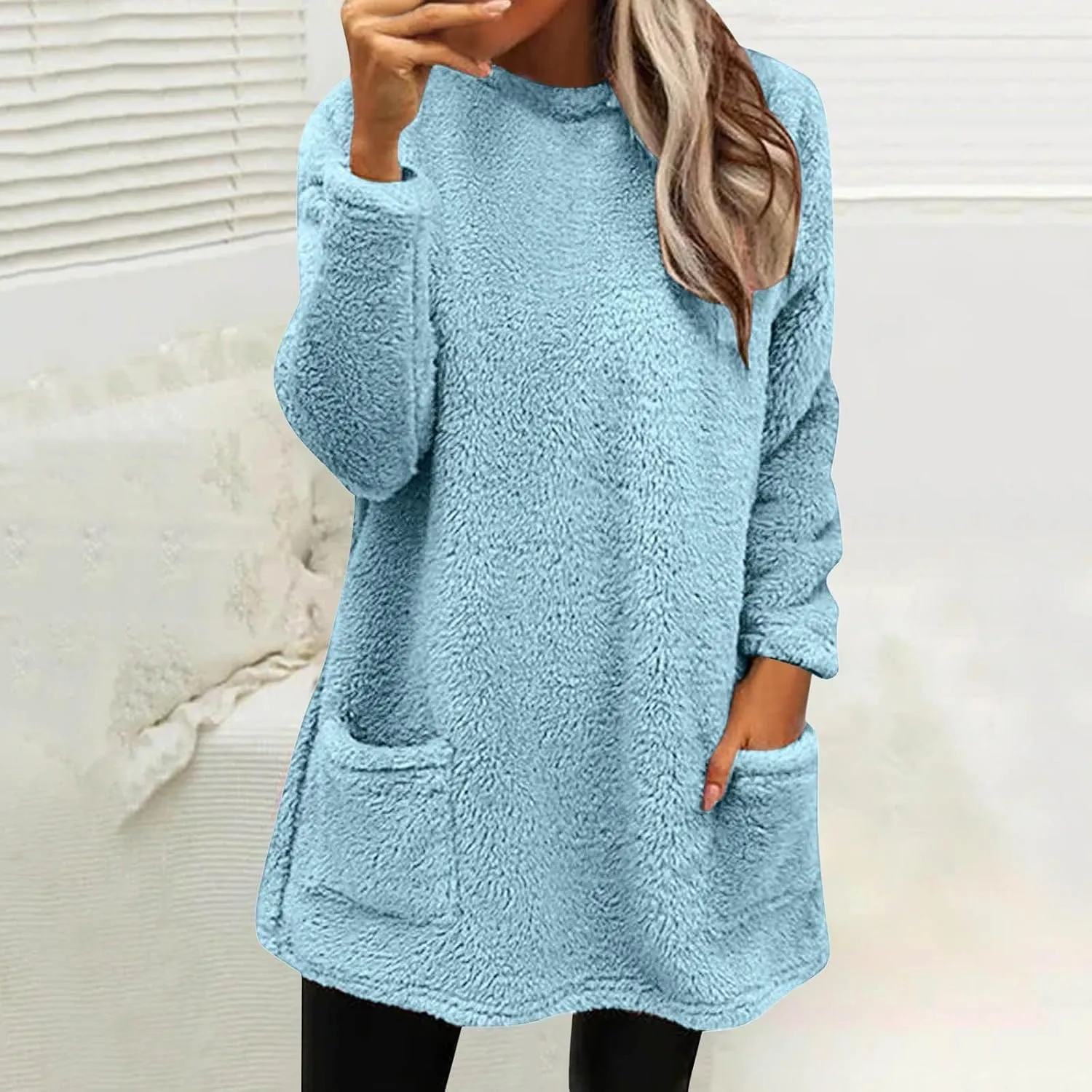 Womens Crewneck Sweatshirt Casual Long Sleeve Sherpa Fleece Warm Sweatshirt Tunic Tops Fluffy Outerwears with Pocket