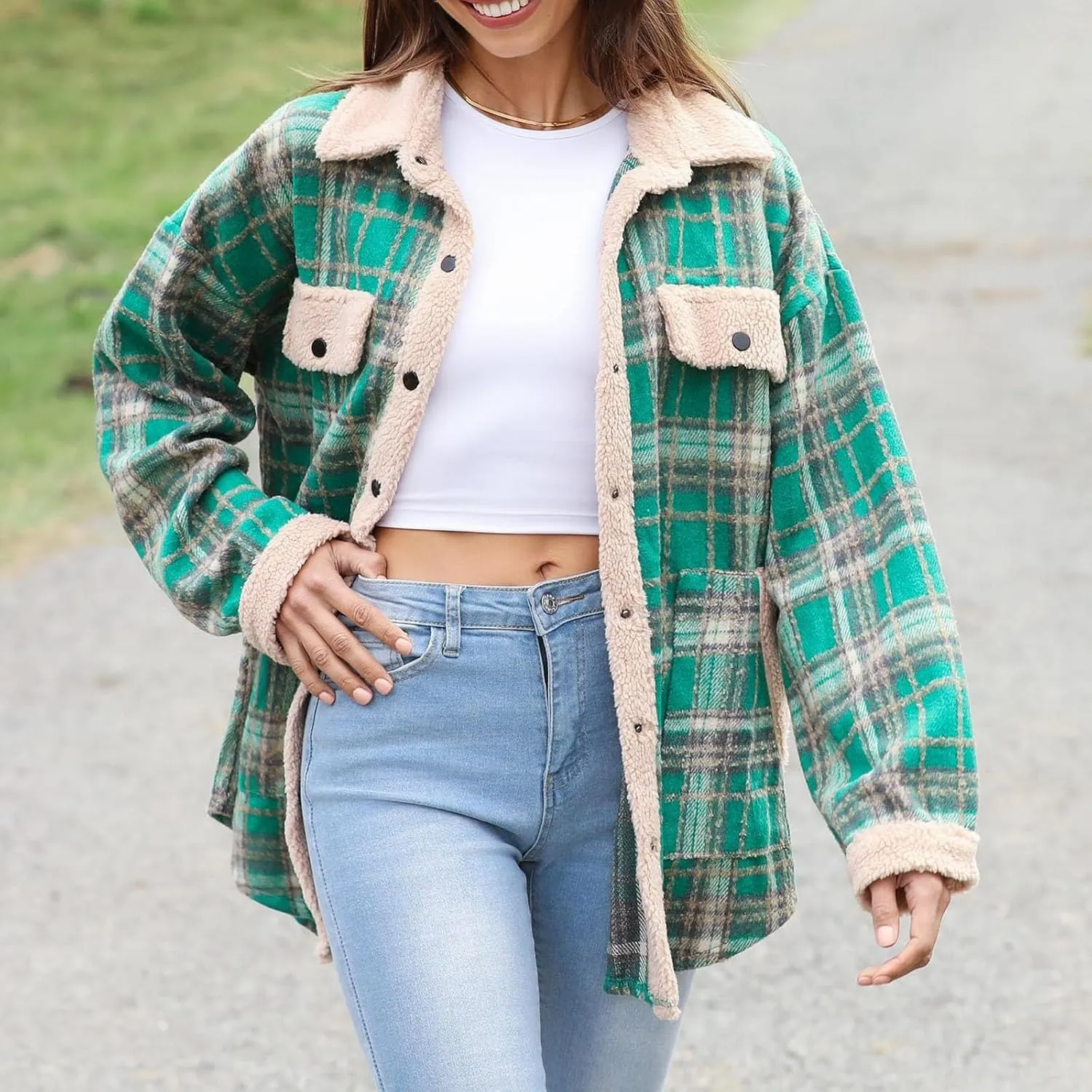 Womens Long Sleeve Plaid Jacket Flannel Lapel Button Down Fuzzy Shacket Jacket Casual Lapel Fleece Coats Fall Outfits