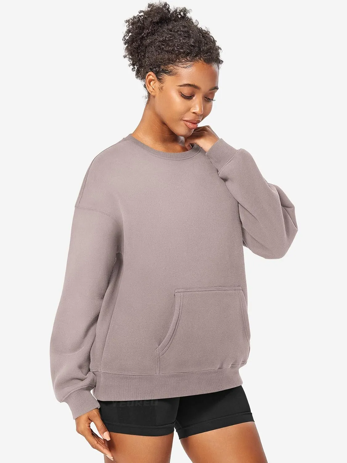 YEOREO Womens Oversized Sweatshirts Hoodies Crew Neck Pullover Jocely Fleece Long Sleeve Shirts with Pocket